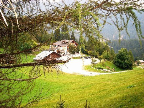 Rifugio Caltena เฟียรา ดี พรีเมียโร ภายนอก รูปภาพ